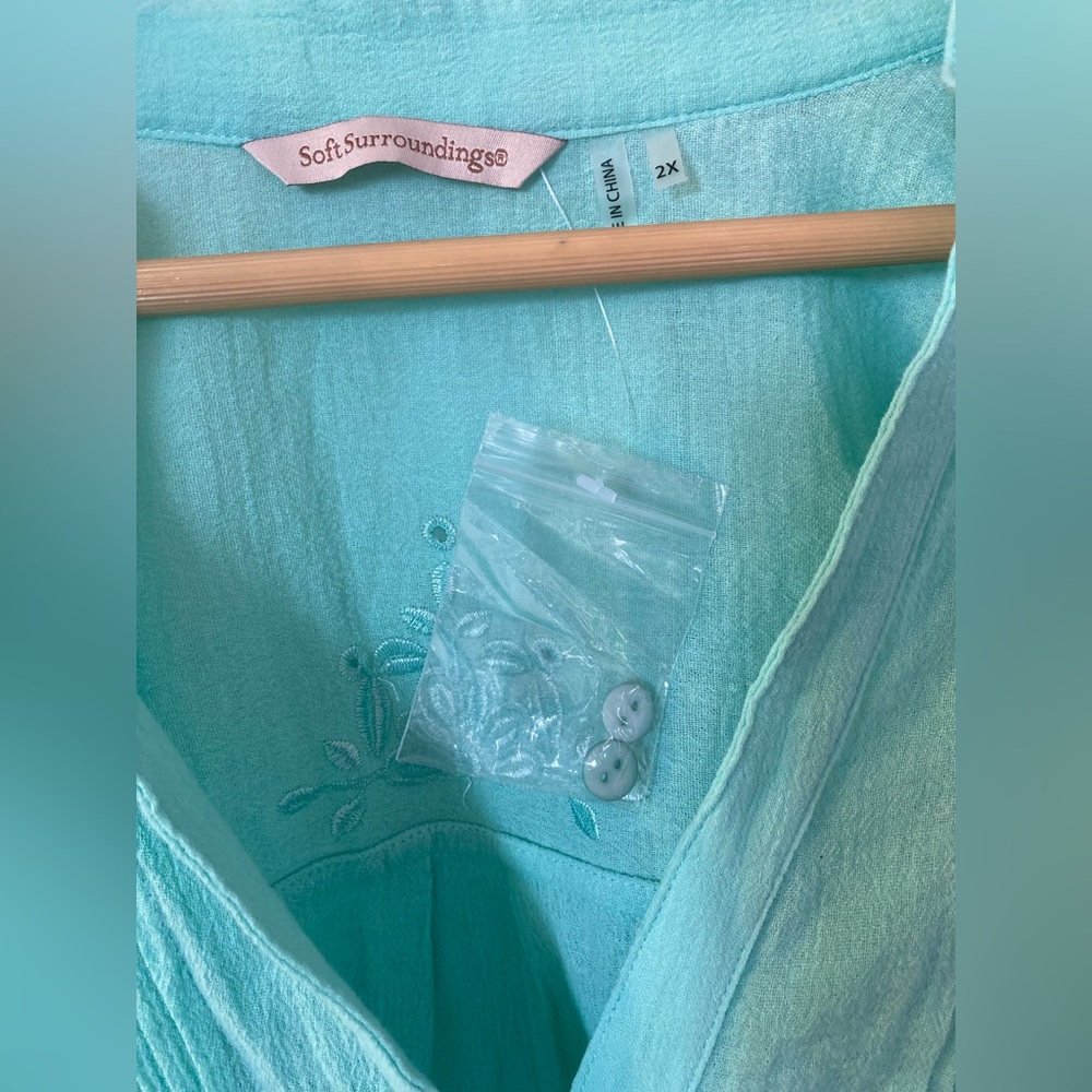 NWT soft surroundings 2X button down blouse roll tab sleeves aqua - Picture 3 of 10